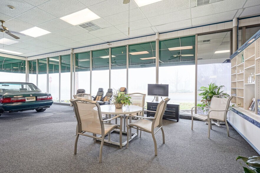 More Photos Of 100 White Horse Pike, Oaklyn Auto Dealership For Sale