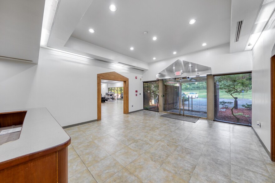 More Photos Of 3289 Montreal Industrial Way, Tucker Warehouse For Sale