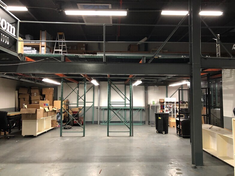 More Photos Of 4532 162nd St, Flushing Warehouse For Lease