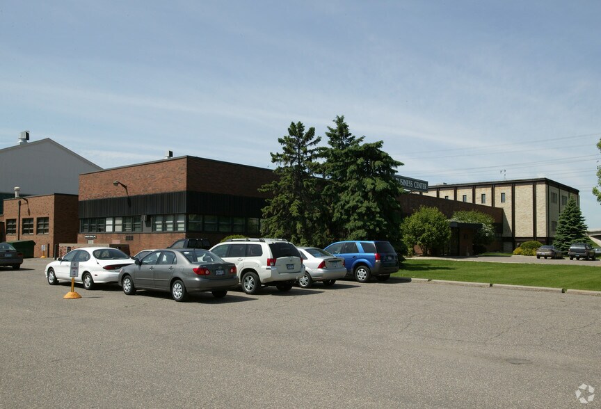 More Photos Of 2500 W County Road B, Roseville Manufacturing For Lease
