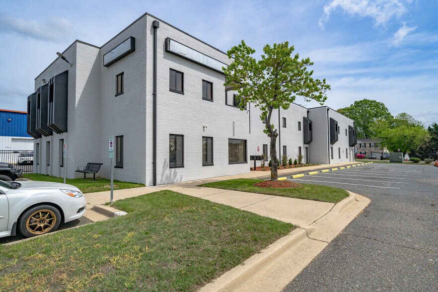 Primary Photo Of 8023 Malcolm Rd, Clinton Medical For Lease