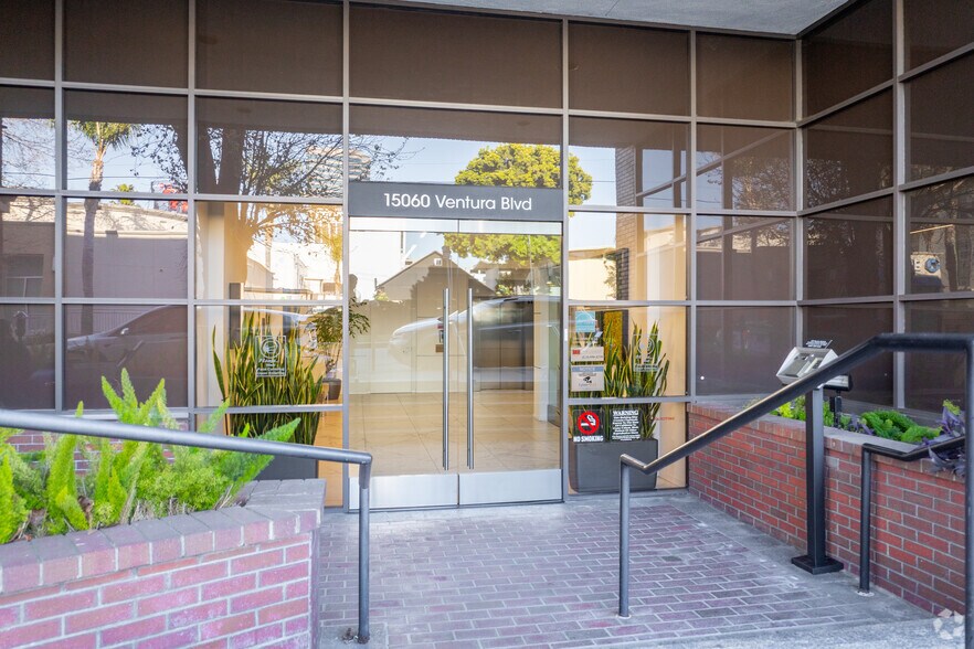 More Photos Of 15060 Ventura Blvd, Sherman Oaks Office For Lease