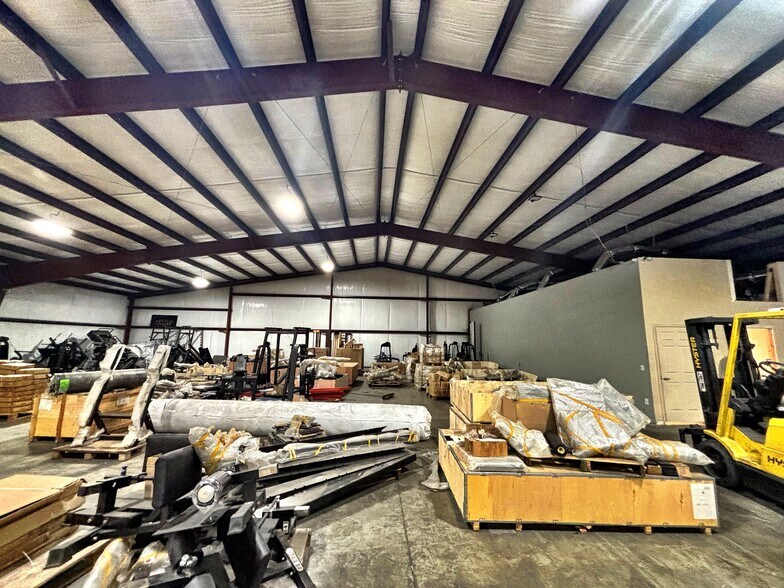 More Photos Of 368 Nike Rd, Jeffersonville Distribution For Sale