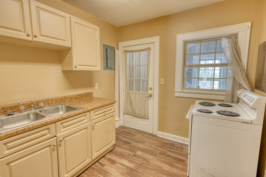 More Photos Of 521 SE 5th Ave, Moultrie Apartments For Sale