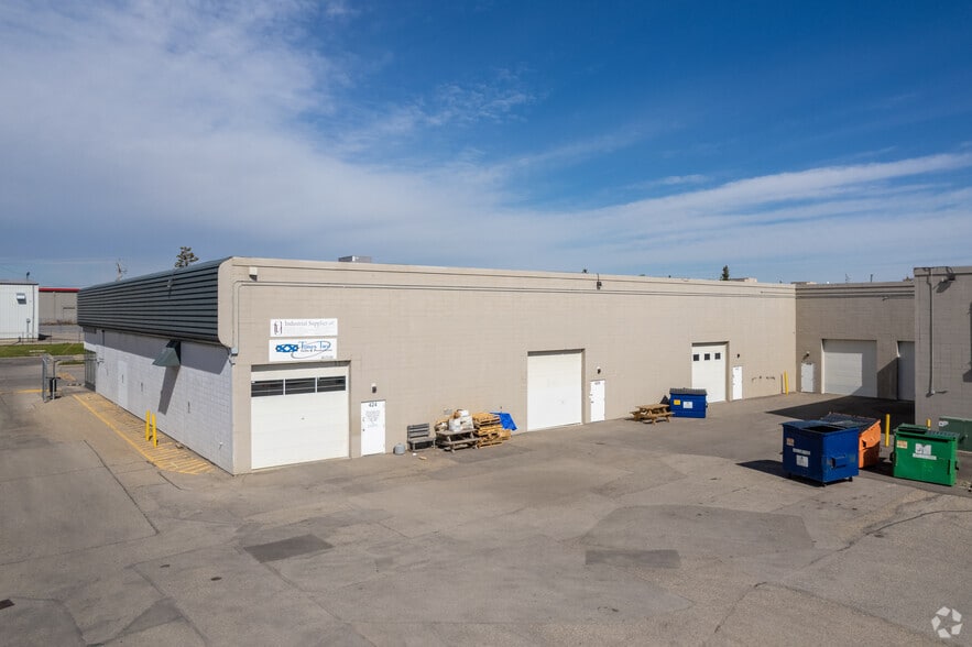 More Photos Of 2919-2929 5th Ave NE, Calgary Service For Lease