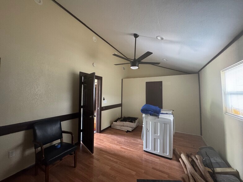 More Photos Of 2924 Byley Blvd, Orange Assisted Living For Lease