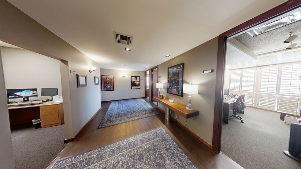 More Photos Of 714 E Rose Ln, Phoenix Office For Lease