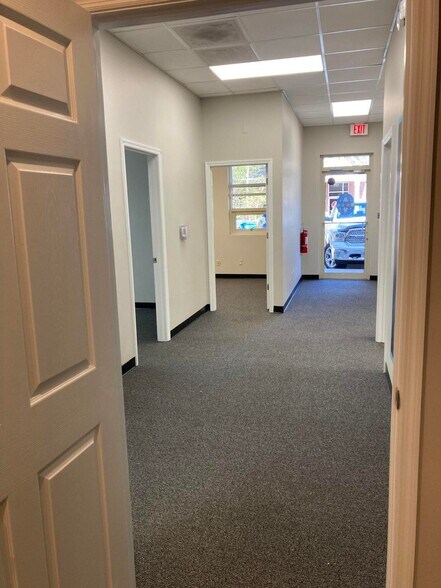 More Photos Of 3040 N Highway 17, Mount Pleasant Medical For Lease