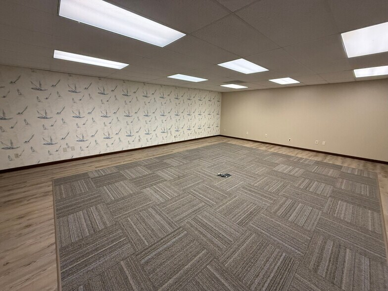 More Photos Of 8767 N 32nd St, Richland Warehouse For Sale