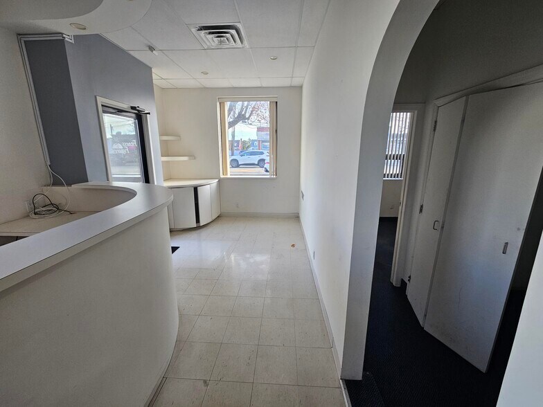 More Photos Of 166 E Jericho Tpke, Mineola Office For Lease