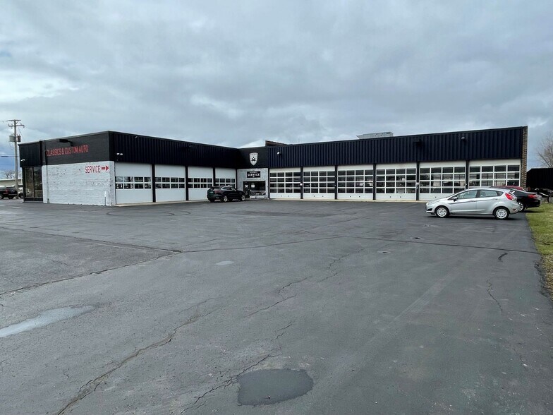 Primary Photo Of 4200 E Main St, St Charles Auto Dealership For Sale