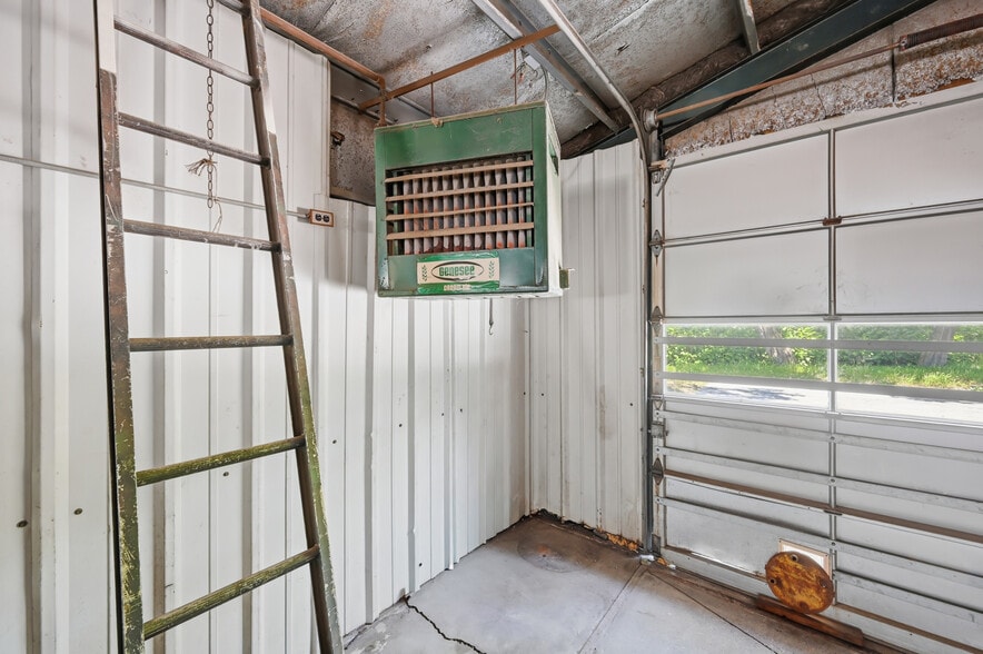 More Photos Of 3433 Sharon Rd, West Middlesex Warehouse For Sale