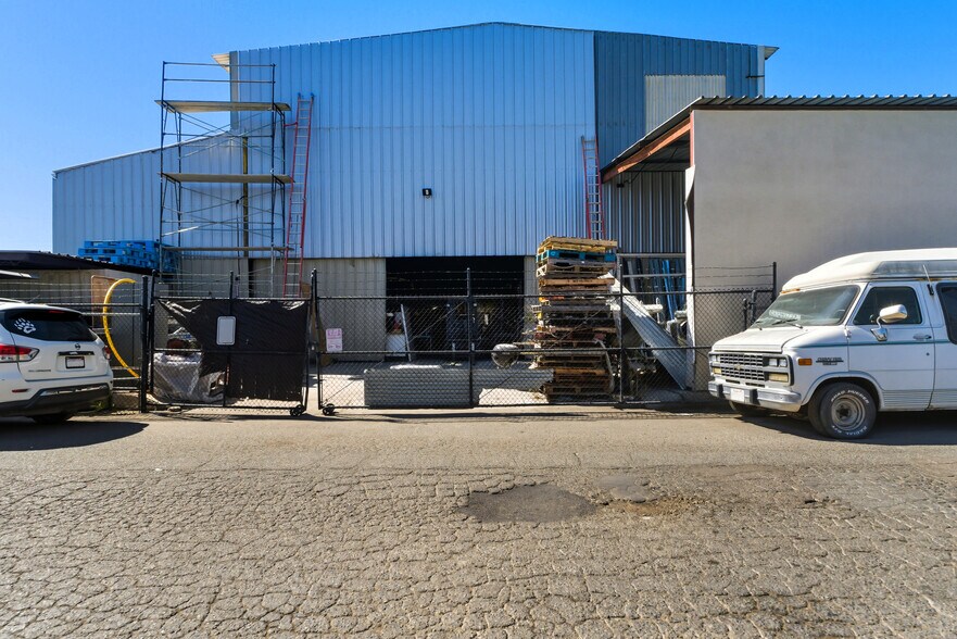 More Photos Of 3468 Hancock St, San Diego Warehouse For Sale