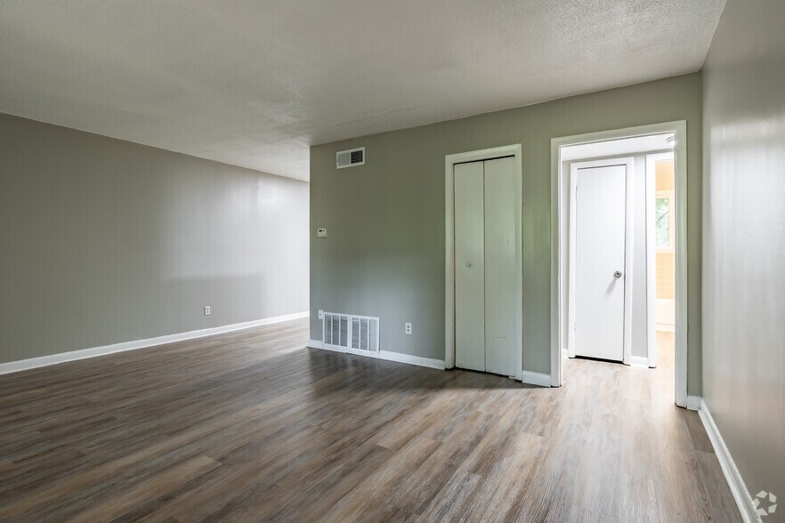 More Photos Of 3937 Glenwood Rd, Decatur Apartments For Sale