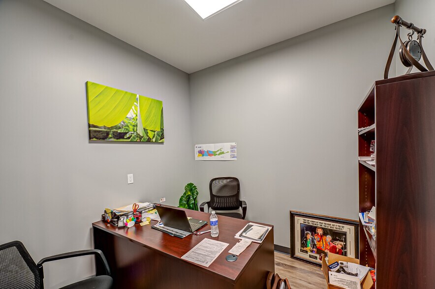 More Photos Of 24 Railroad Ave, Patchogue Office For Sale