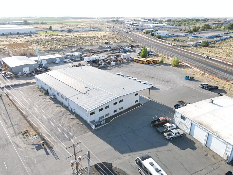 More Photos Of 1992 Saint St, Richland Flex For Sale