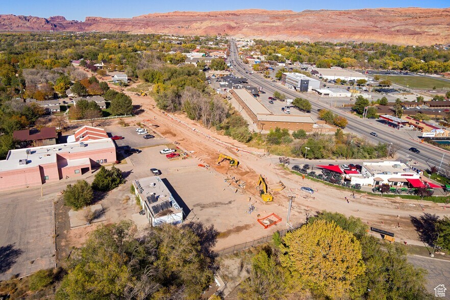More Photos Of 588 Kane Creek Blvd, Moab General Retail For Sale