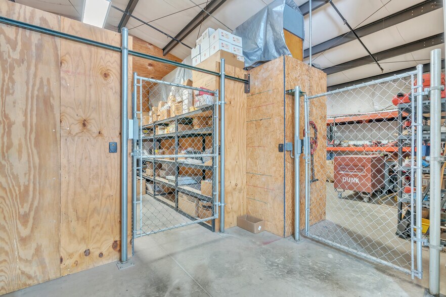 More Photos Of 3446 Wagon Wheel Rd, Springdale Light Manufacturing For Lease