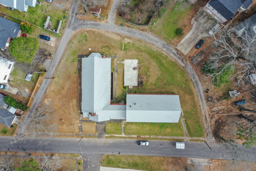 More Photos Of 2001 Avenue Z, Birmingham Religious Facility For Sale