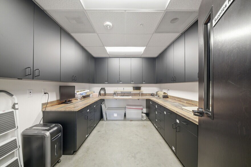 More Photos Of 7217 NE 99th St, Vancouver Industrial For Sale