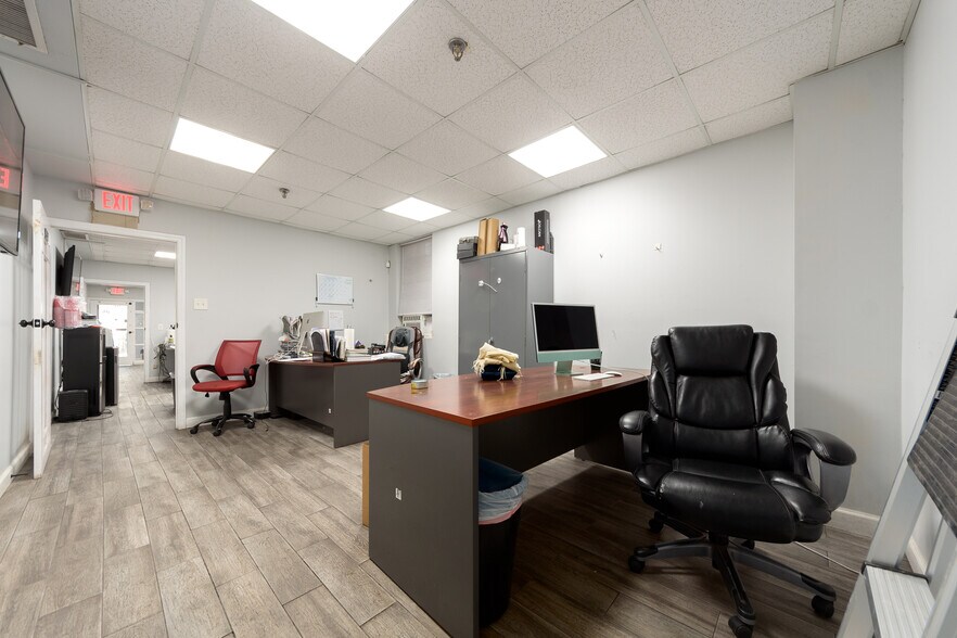 More Photos Of 130 Patterson St, Perth Amboy Light Distribution For Sale