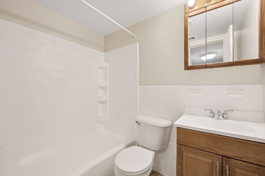 More Photos Of 6441 Livingston Rd, Oxon Hill Apartments For Sale
