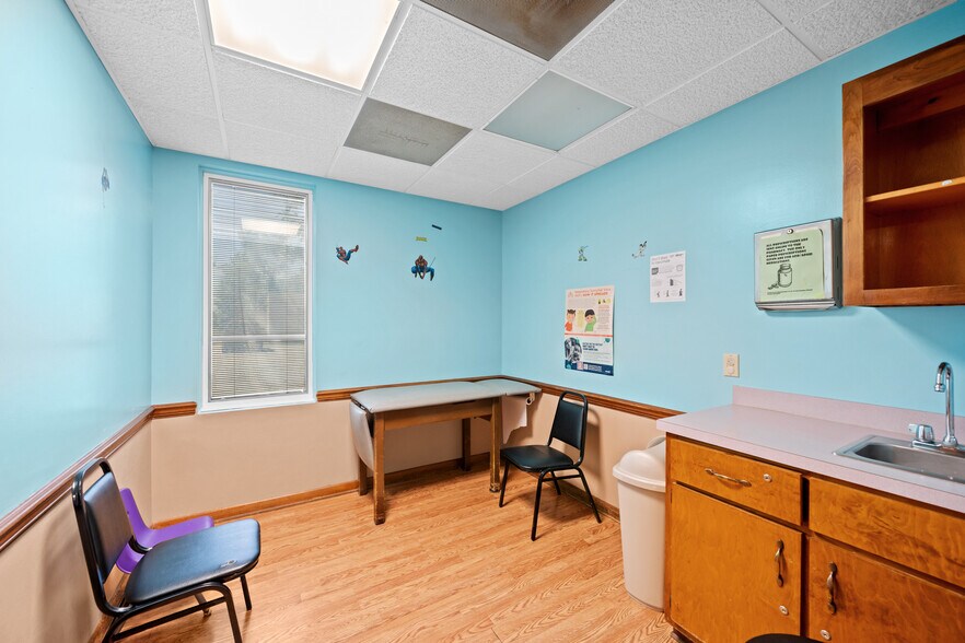 More Photos Of 106 W Myrtle Ave, Foley Office For Sale