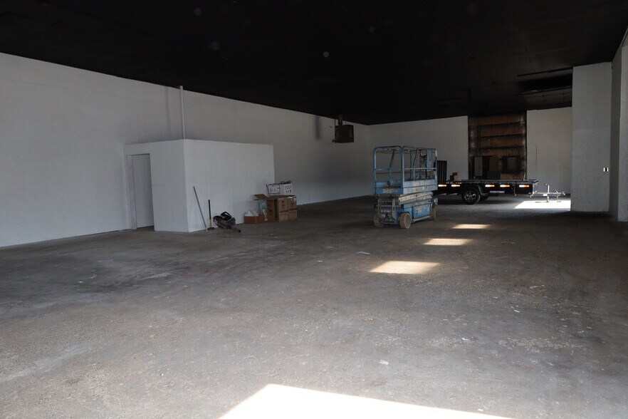 More Photos Of 6071 Branch Hill Guinea Rd, Milford Warehouse For Lease