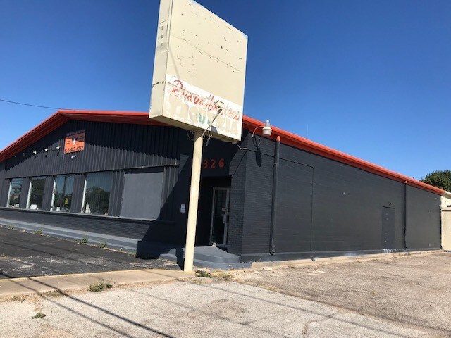 More Photos Of 8326-8330 Harry Hines Blvd, Dallas Auto Repair For Lease