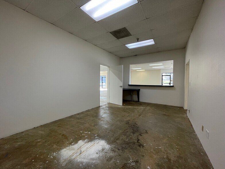 More Photos Of 1011-1021 Mason St, Vacaville Unknown For Lease