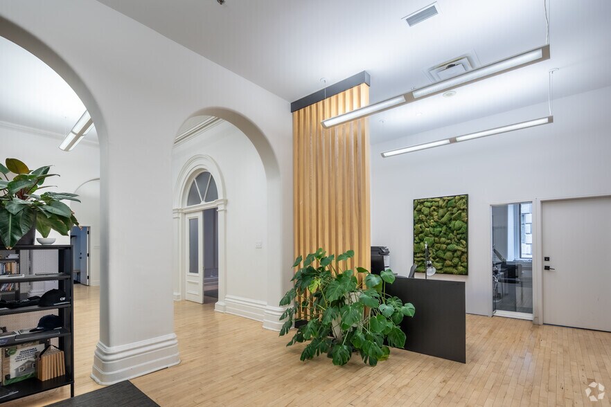 More Photos Of 276-288 Rue Saint-Jacques, Montréal Office For Lease