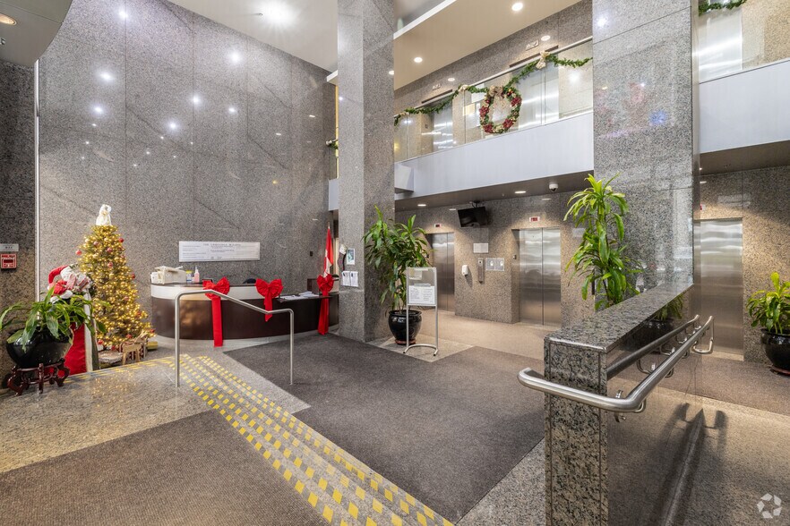 More Photos Of 100 Metcalfe St, Ottawa Office For Lease