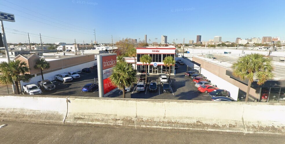 More Photos Of 5712 Southwest Fwy, Houston Auto Dealership For Lease