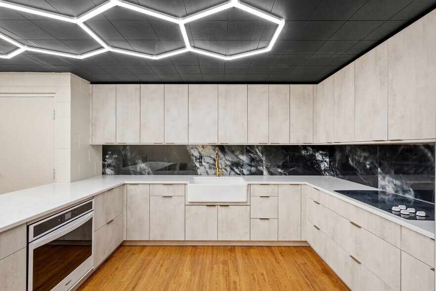 More Photos Of 6206 Lilac Dr N, Brooklyn Center Religious Facility For Sale