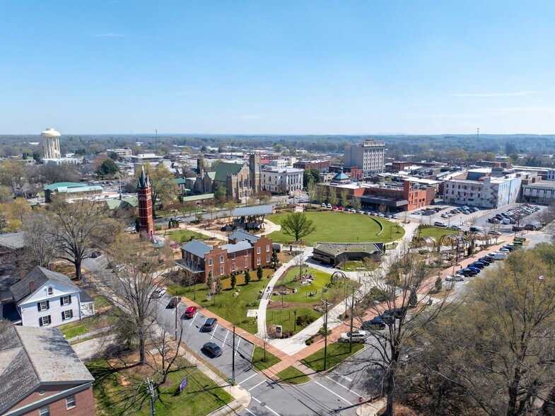 More Photos Of 115 S Jackson St, Salisbury Restaurant For Lease