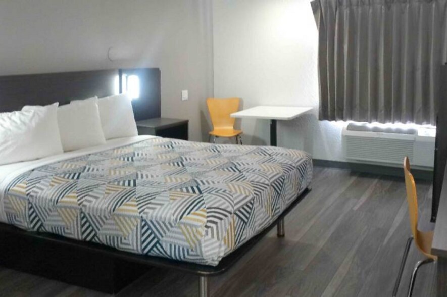 More Photos Of 520 W Desmond St, Winslow Hotel For Sale