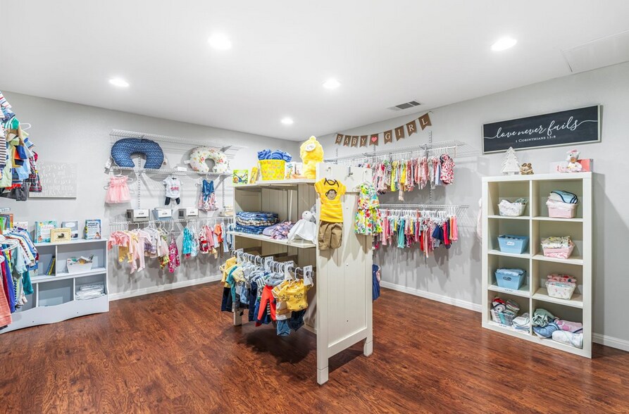 More Photos Of 4611 Menchaca Rd, Austin Medical For Sale