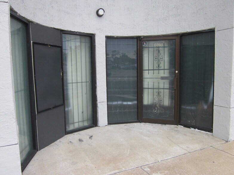 More Photos Of 6011-6025 103rd St, Jacksonville Unknown For Lease