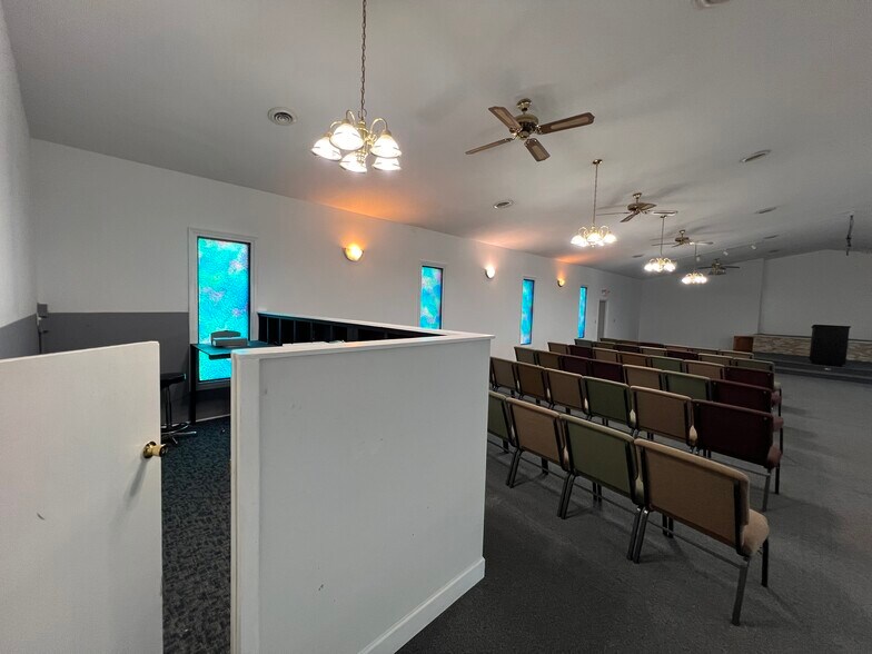 More Photos Of 703 N Main St, LaFayette Religious Facility For Sale