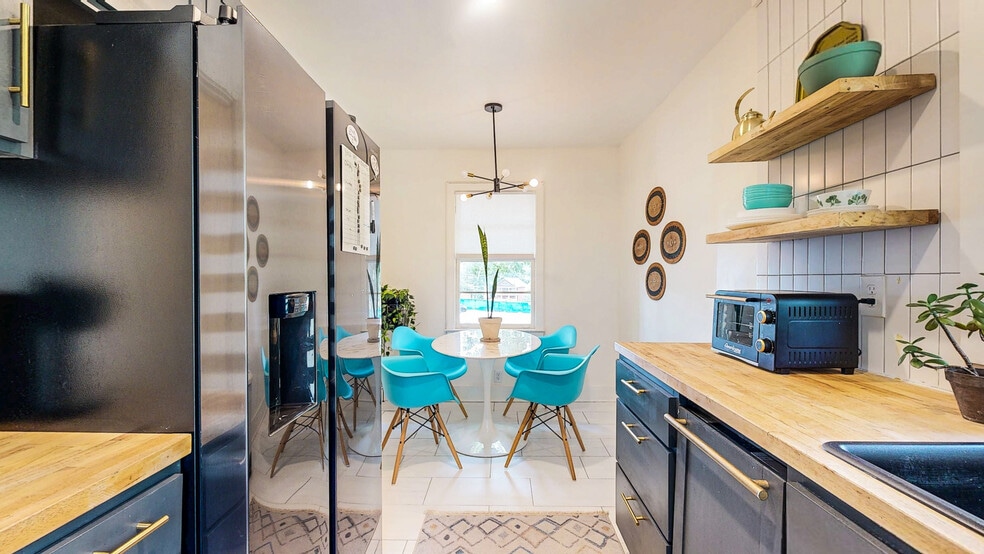 More Photos Of 3232 Memorial Dr, Decatur Office For Sale