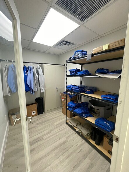 More Photos Of 2000 S Dixie Hwy, Miami Office Residential For Lease