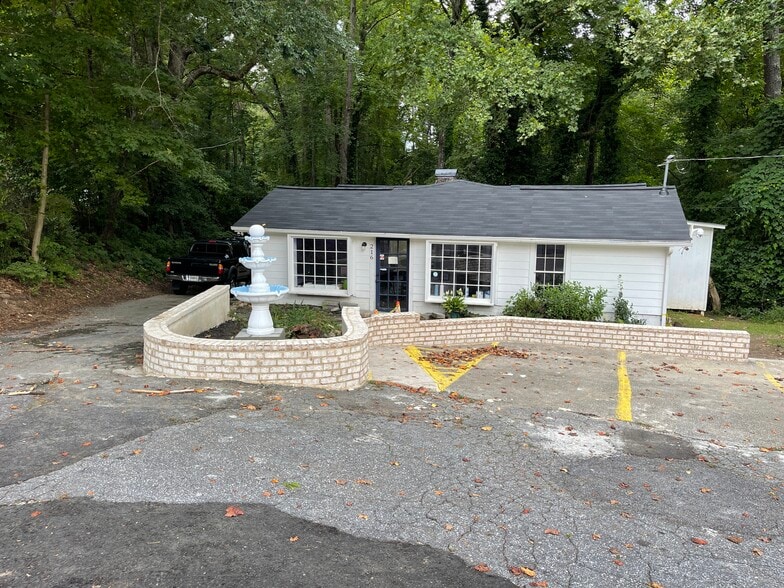 More Photos Of 216 E Memorial Dr, Dallas Storefront Retail Office For Sale