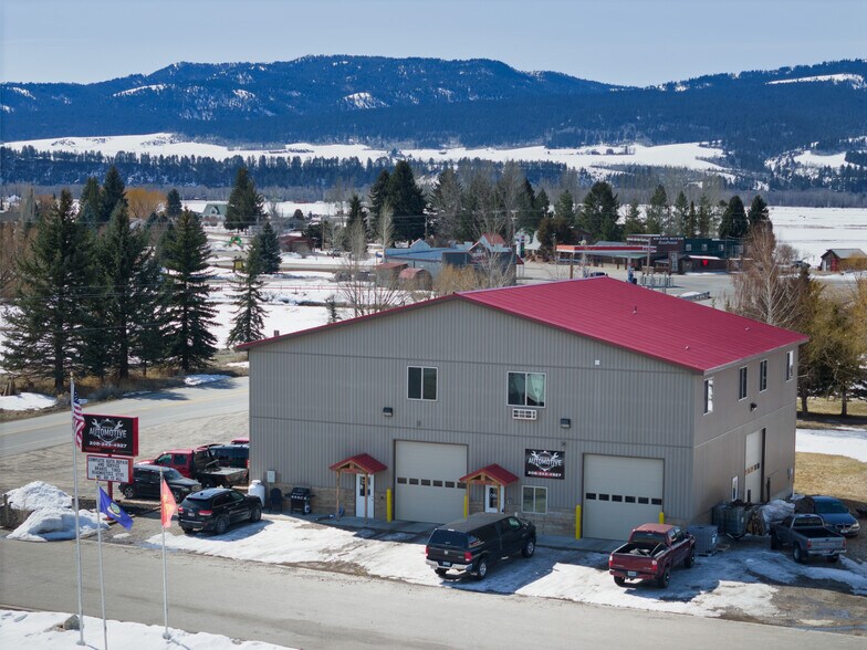 More Photos Of 23 Late September ln, Swan Valley Service For Sale