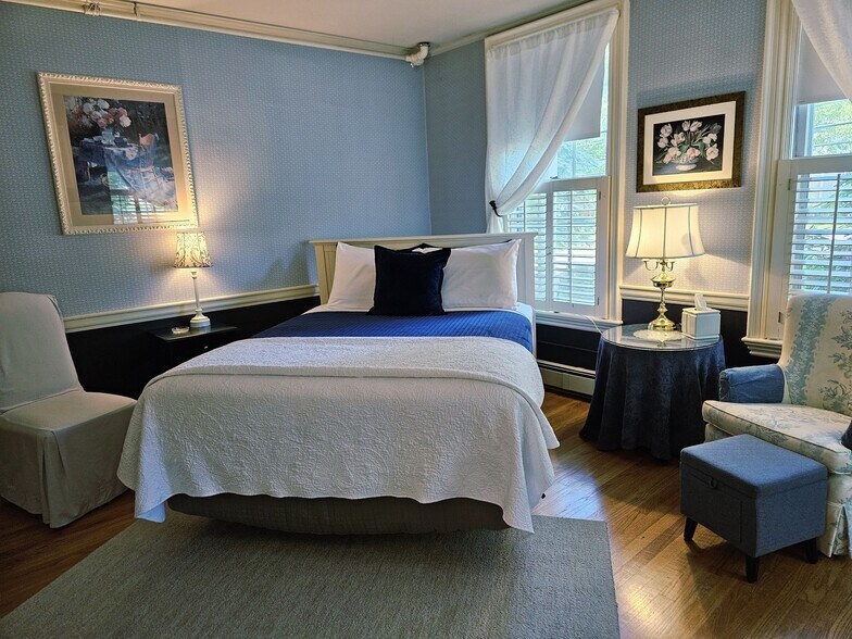 More Photos Of 91 South St, Gorham Hospitality For Sale