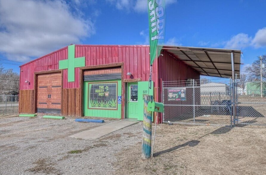 More Photos Of 529 Eel River St, Purcell Flex For Sale