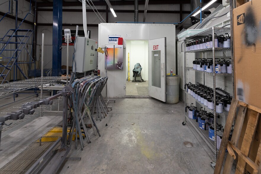 More Photos Of 2300B Plantside Dr, Louisville Warehouse For Lease