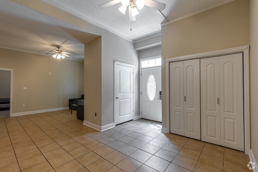 More Photos Of 1001 University Ave, Lubbock Apartments For Lease
