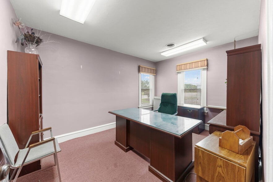 More Photos Of 16214 S Lincoln Hwy, Plainfield Office For Sale