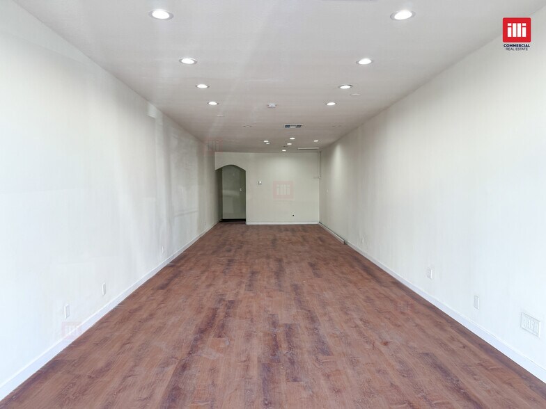 More Photos Of 18026-18028 Ventura Blvd, Encino Storefront Retail Office For Lease