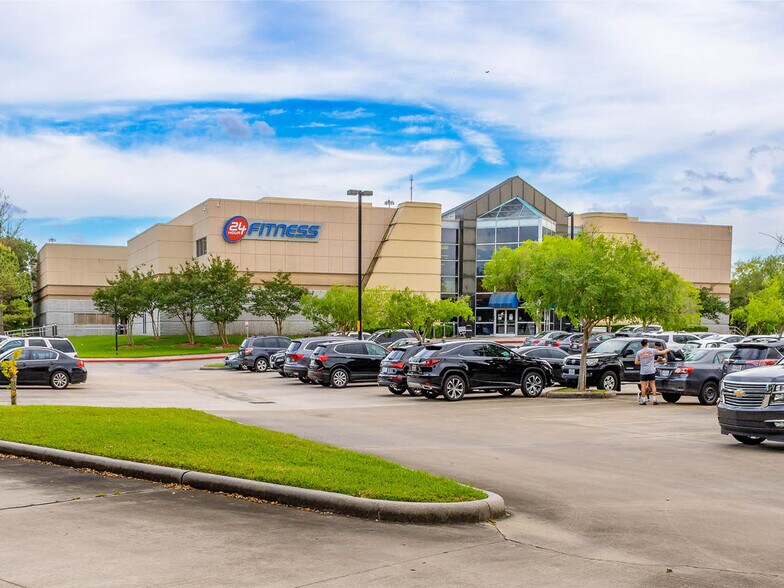 More Photos Of 7300 W Greens Rd, Houston General Retail For Sale